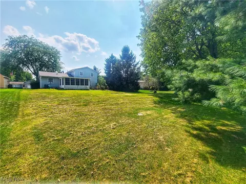 Exterior - 270 Crestview Dr, Elyria, OH 44035 photo 6 of 6