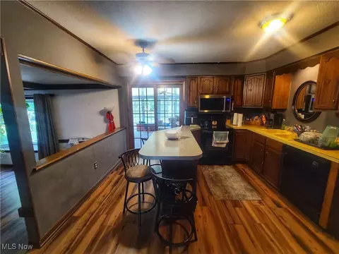 Kitchen - 270 Crestview Dr, Elyria, OH 44035 photo 1 of 2