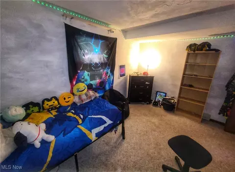 Bedroom - 270 Crestview Dr, Elyria, OH 44035 photo 6 of 7