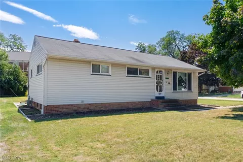 11499 Gabriella Dr, Parma, OH 44130