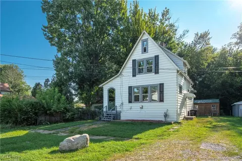 114 Laura Ct, Elyria, OH 44035