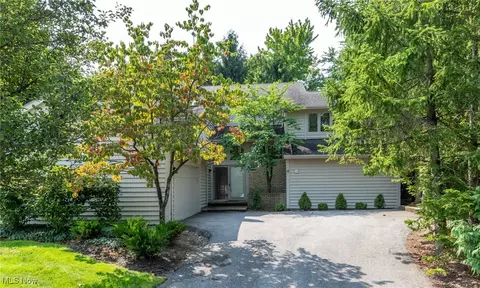 4 Haverhill Ct, Beachwood, OH 44122