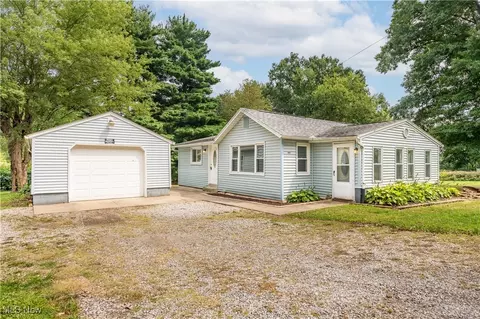 3878 Burke Ave, Louisville, OH 44641