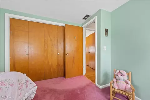 Bedroom - 409 Briar Lake Dr, Elyria, OH 44035 photo 2 of 8