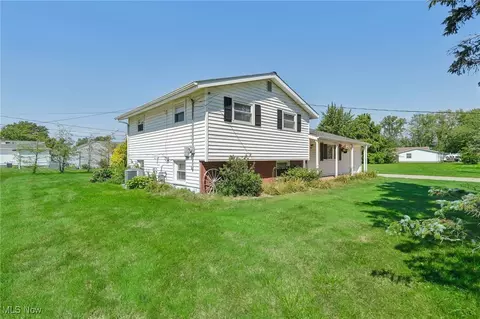 Exterior - 2139 E 45th St, Ashtabula, OH 44004 photo 2 of 5