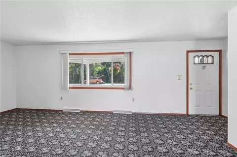 Living - 2139 E 45th St, Ashtabula, OH 44004 photo 4 of 4