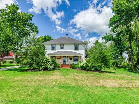 6445 Oakhill Ave NE, Alliance, OH 44601