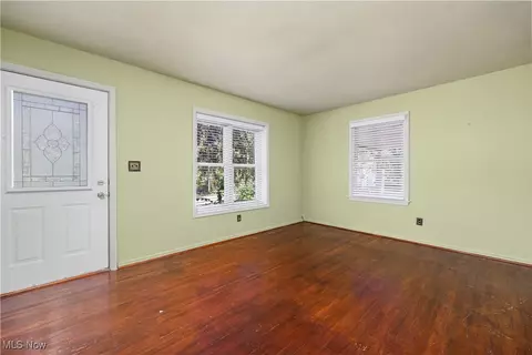 1132 Riverside Dr, Elyria, OH 44035 photo 4