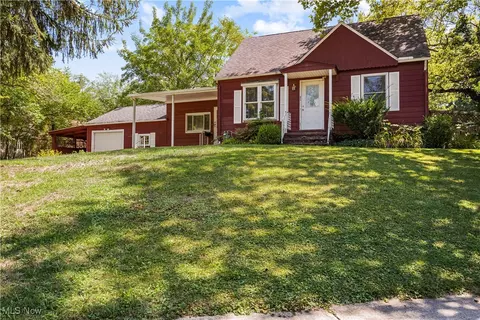 1132 Riverside Dr, Elyria, OH 44035 photo 2