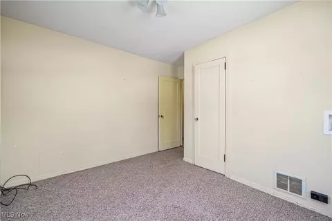 1132 Riverside Dr, Elyria, OH 44035 photo 17