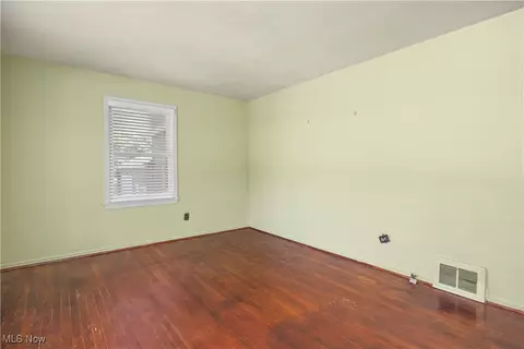 1132 Riverside Dr, Elyria, OH 44035 photo 6