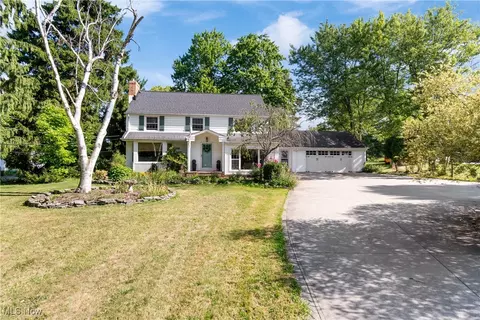 2809 Oakes Rd, Brecksville, OH 44141