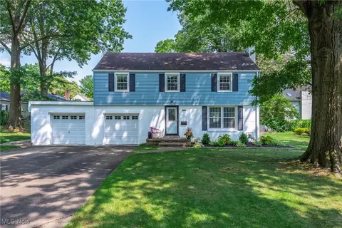 209 Goodhue Dr, Akron, OH 44313