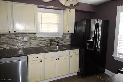 Kitchen - 124 Argyle Ave, Boardman, OH 44512 photo 5 of 5