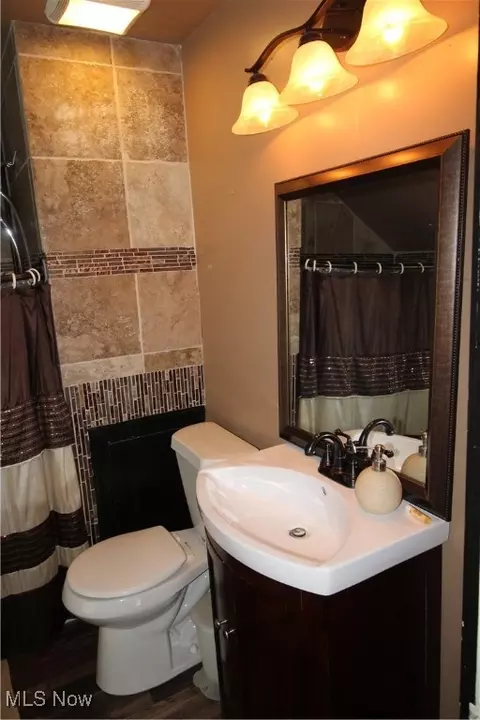 Bath - 124 Argyle Ave, Boardman, OH 44512 photo 1 of 5