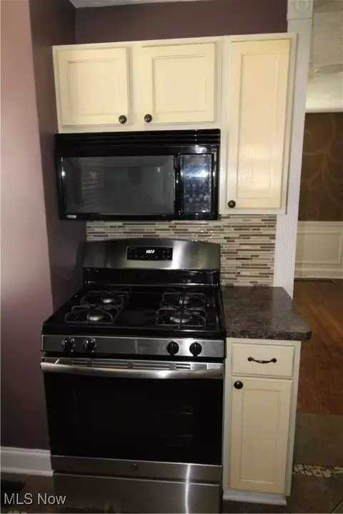 Kitchen - 124 Argyle Ave, Boardman, OH 44512 photo 4 of 5