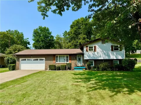 6345 Melody Rd NE, Canton, OH 44721