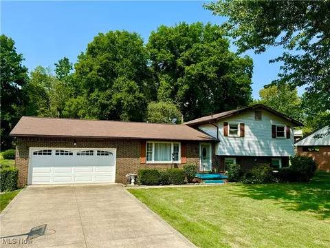 6345 Melody Rd NE, Canton, OH 44721 photo 2