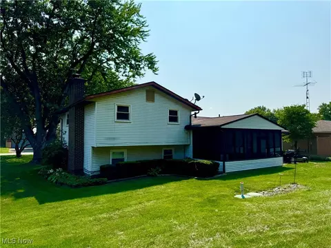 6345 Melody Rd NE, Canton, OH 44721 photo 4
