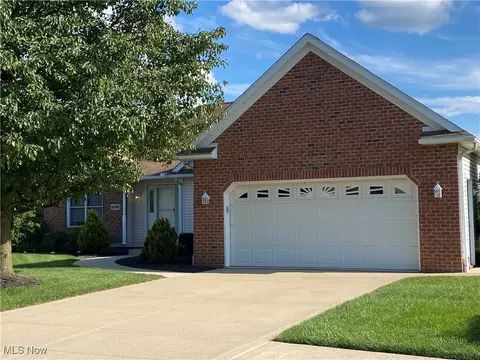 1966 Wynstone Cir NE, North Canton, OH 44720