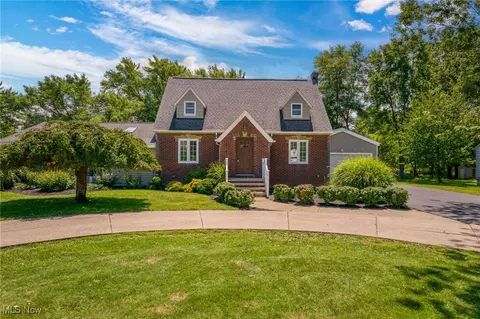 311 Hillside Rd, Seven Hills, OH 44131