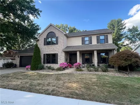 323 Adan Ave SW, New Philadelphia, OH 44663