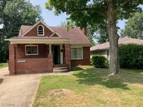 1547 Drexel, Warren, OH 44485