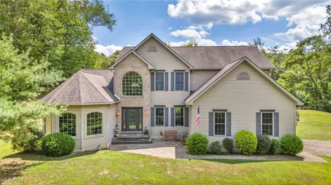 178 Bacon Rd NW, Carrollton, OH 44615