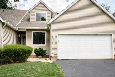 1522 Baycrest Dr NW, Canton, OH 44708