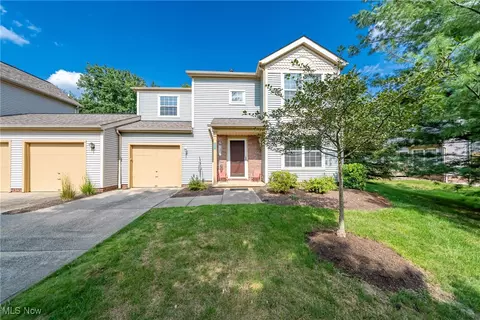 8607 Strawbridge Cir, Macedonia, OH 44056