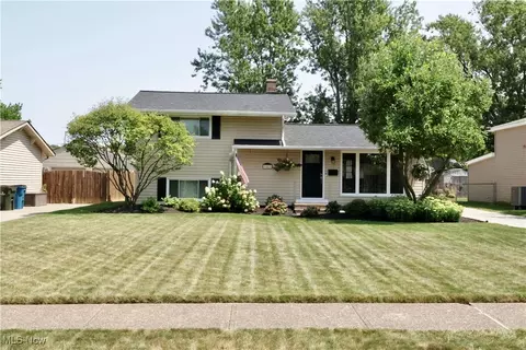 903 West Dr, Sheffield Lake, OH 44054