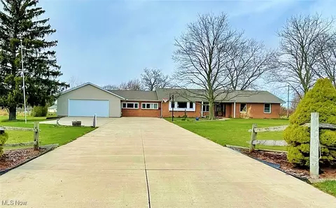 17410 Hallauer Rd, Wellington, OH 44090