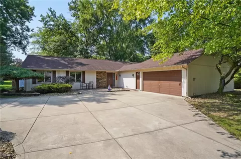 10751 Gate Post Rd, Strongsville, OH 44149