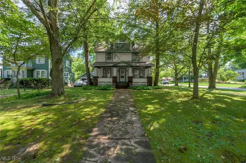 748 E Main St, Ravenna, OH 44266