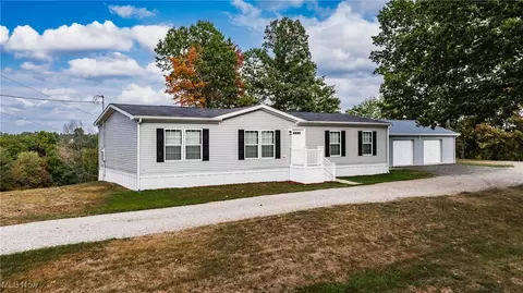 10 Gantsville Rd, Little Hocking, OH 45742