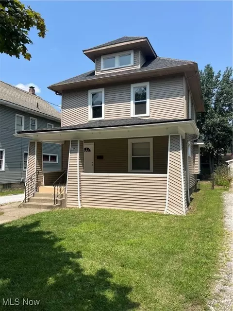 157 E Archwood Ave, Akron, OH 44301