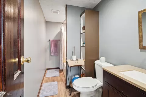 Bath - 745 Delaware Ave, Elyria, OH 44035 photo 1 of 1