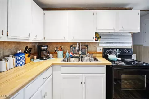 Kitchen - 745 Delaware Ave, Elyria, OH 44035 photo 3 of 3