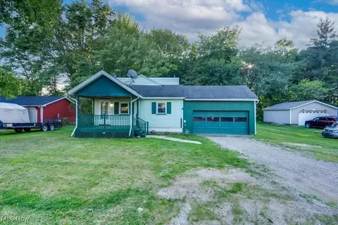 10595 White St, Garrettsville, OH 44231