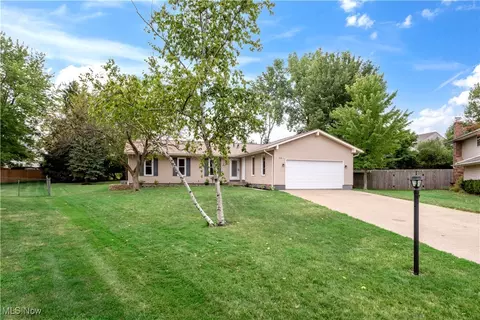 115 Duxbury Ln, Brunswick, OH 44212