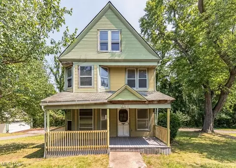 948 E Schaaf Rd, Brooklyn Heights, OH 44131