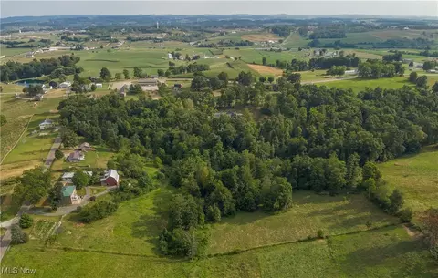 Oak Ridge Road Nw, Sugarcreek, OH 44681
