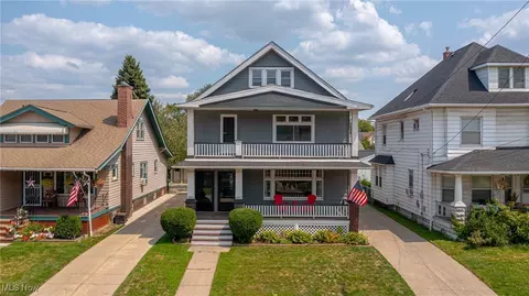 3989 E 42nd St, Newburgh Heights, OH 44105