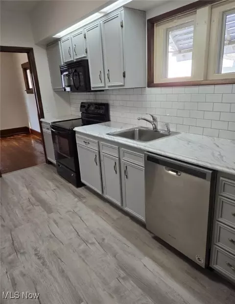 Kitchen - 5123 Reed Ave, Ashtabula, OH 44004 photo 2 of 3
