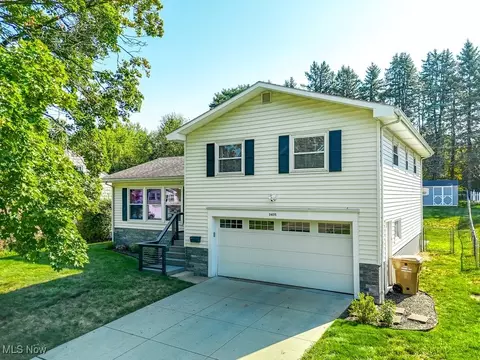 3405 Purdue St, Cuyahoga Falls, OH 44221