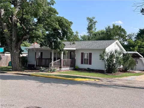 110 E Main St, Holmesville, OH 44633