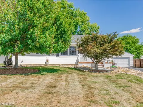 1553 Hagey Dr, Barberton, OH 44203