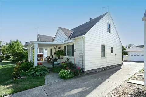 3834 W 135th St, Cleveland, OH 44111