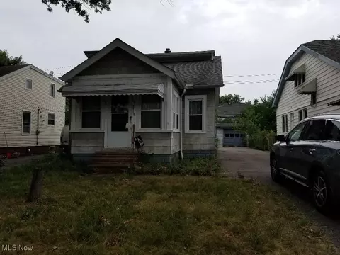 9811 Robinson Ave, Garfield Heights, OH 44125