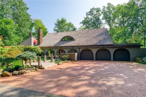 5005 Bradley Rd, Westlake, OH 44145